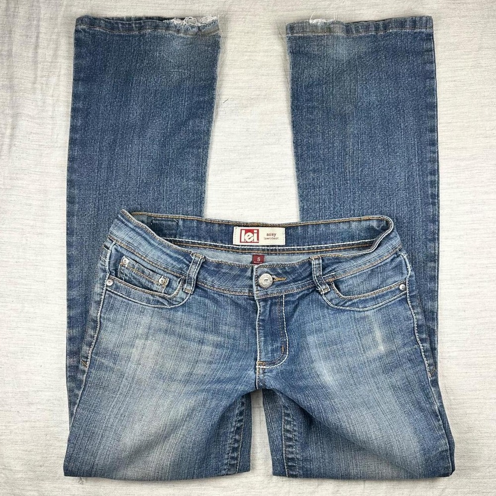 L.e.i. ashley low rise bootcut distressed jeans